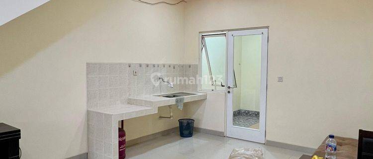 Disewa Rumah Semi Furnished 4,5x15m, Golflake Residence, Cengkareng, Jakarta Barat 1
