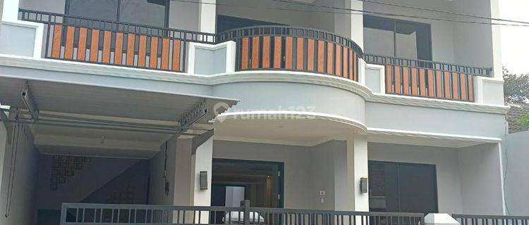 Rumah Mewah Elegant Baru Renov 2 Lantai Full Siap Huni di BSD Griyaloka 1