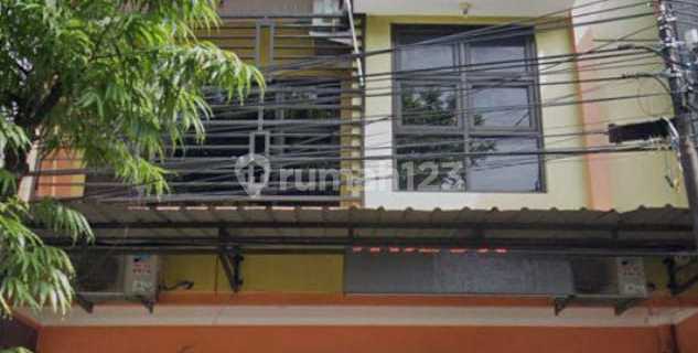 Ready-to-Use Shop House for Sale, Ideal for Business and Office, Jl. Kartini East Semarang – 9924 1