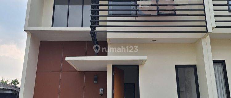 Take Over/Oper Kredit/Over Credit Rumah Pojok 2 Lantai Siap Huni Di Dekat Kantor Walikota Tangsel

luas Tanah : 68 M²
luas Bangunan : 63 M²

cicilan 13.386.515
sisa Tenor 18 Thn An Flat Sampai Lunas
legalitas : Shm

lokasi :
5 Menit Kantor Walikota Tangse 1