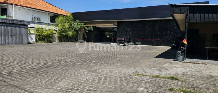 One-Story Restaurant with Spacious Parking in Jimbaran Near Laota Nusadua 1