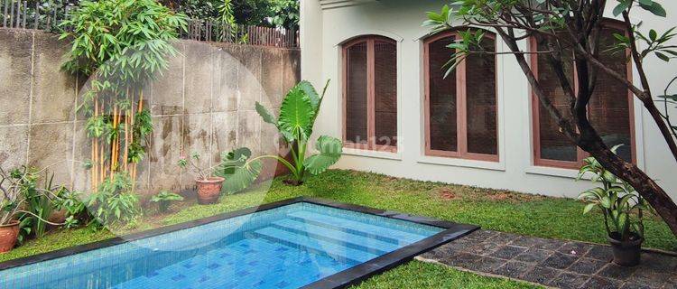 Rumah Asri, Taman Dan Pool Luas di Kemang, Jakarta Selatan 1