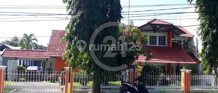 DIJUAL RUMAH   (Classic ) Jln Cipto MK Semi Furnished  1