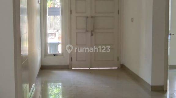  Rumah Unfurnished Bagus SHM - Sertifikat Hak Milik di Edison, Gading Serpong 1