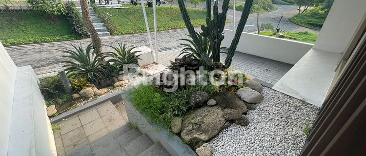 HOUSE IN PANDANARAN HILLS 1