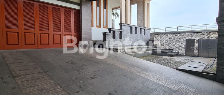 RUMAH MEWAH FULL FURNISH DEKAT SEKOLAH INTERNASIONAL 1