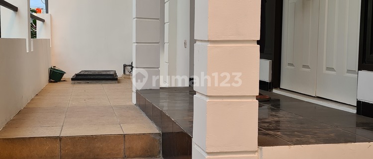 Land House Close to Airport, Harbor, City Center 1