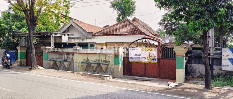 RUMAH TEMPAT USAHA SIAP HUNI DI JOMBANG 1