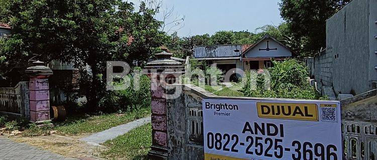 RUMAH LAMA DENGAN TANAH LUAS DI TENGAH KOTA JOMBANG 1