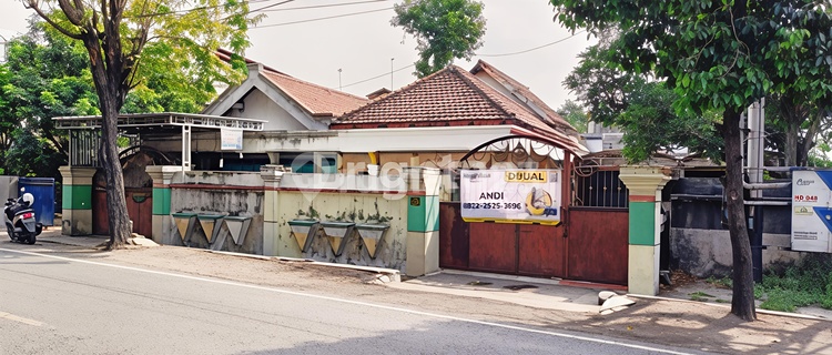 Rumah 2 Lantai dan Tempat Usaha Siap Huni di Jombang 1