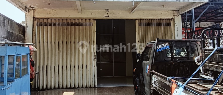 Ruko dan Rumah Besar di Tengah Kota Jombang 1