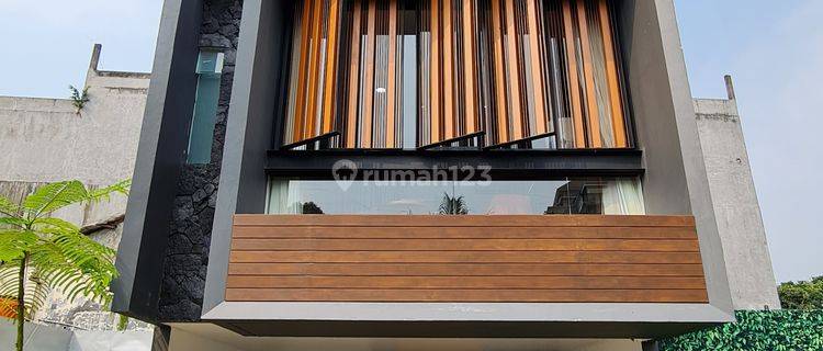 Rumah 4 Lantai Dalam Townhouse Mampang Prapatan Jakarta Selatan  1