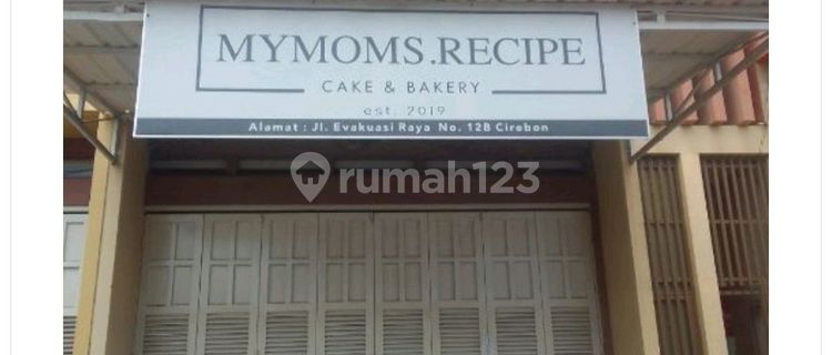 Shop house on Jl. Evakuasi Cirebon, SHM, Land Area 115M2, Ready to Occupy 1