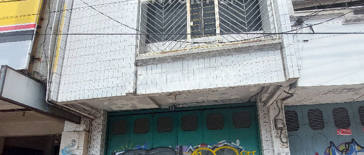 3-Story Shop House in a Strategic Location on JL. Parujakan, Cirebon City 1