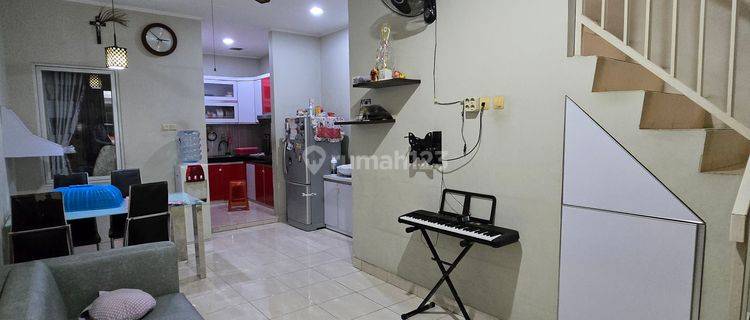 Rumah Rapi Siap Huni. Lokasi Mudah.di Akses. 1