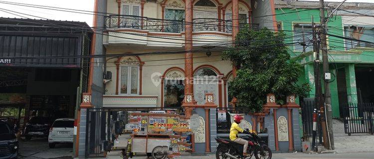 Rumah murah 3 lantai 6 kamar tidur bebas banjir jalan lebar di kelapa gading 1