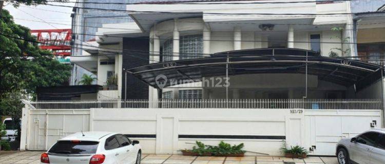 Rumah full furnish hoek 5 kamar Deket mall MKG bebas banjir di kelapa Gading  1