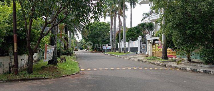 Rumah Hoek Murah Hitung Tanah Jalan 3 Mobil Di Kelapa Gading  1