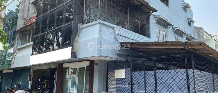 Ruko besar dijual murah 3 lantai di kelapa Gading  1