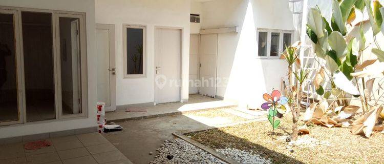 Disewakan rumah cantik siap pakai setraduta 1