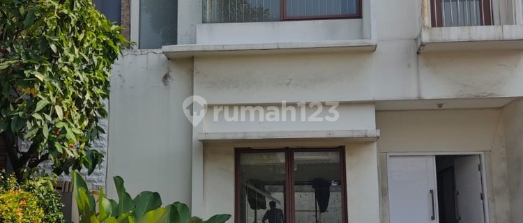 Disewakan Rumah Luas & Siap Huni di Cluster Zebrina - Kunci Ready (007) 1