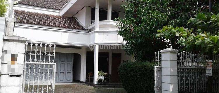 Rumah di Jalan Setrasari Raya,Sangat Strategis. 1