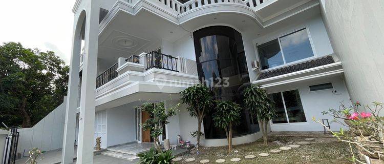 Rumah mewah di jual di Gatot Subroto Bali  1