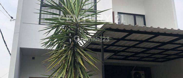 Rumah Bangunan Baru Full Furnished Nempel Bintaro  1