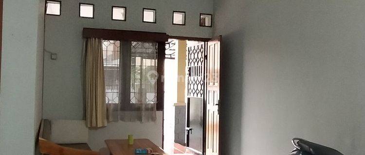 Rumah 2 Lantai Dengan Taman Depan Belakang 1