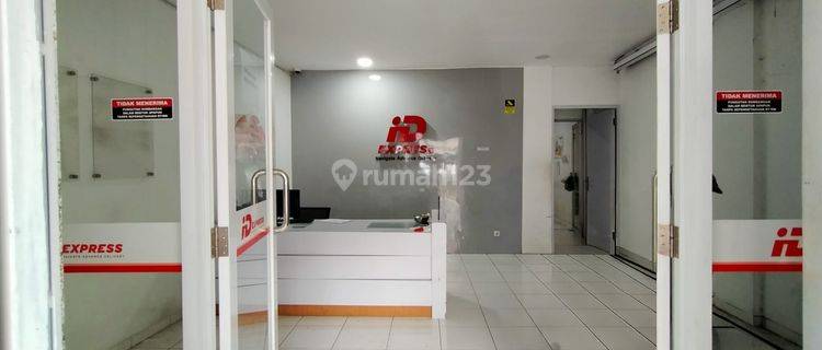 Ruko 3 Lantai Di Mainroad Jalan Karapitan 1