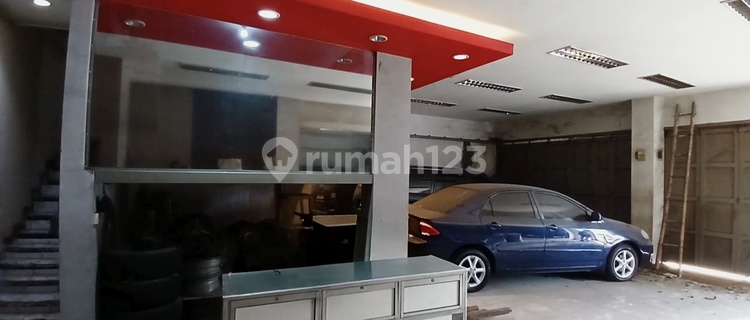 Ruko Rendeng Three Floors on Main Road City Center 1