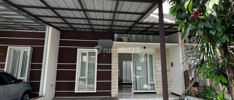 Rumah semi furnish masih baru di Taman kopo indah V 1