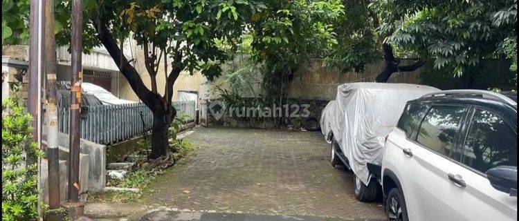 Dijual cepat, rumah nyaman siap huni di taman kedoya baru 1