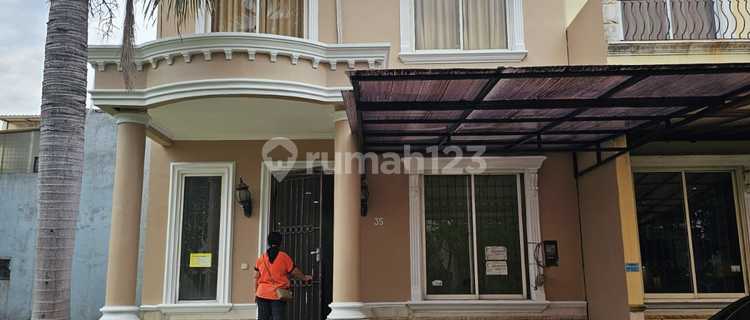 Affordable 2-Story Houses Are Rare in Lippo Karawaci 1
