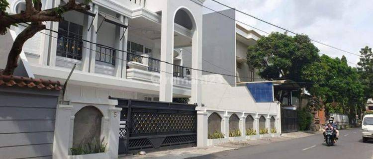 For Sale Cheap House On Jalan Gatot Subroto Tengah, Denpasar, Bali. 1