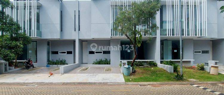 Rumah siap huni di Discovery EOLA Sektor 9 Bintaro Jaya 1