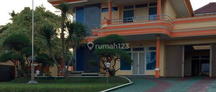 Rumah di Jl. Cipto Mangunkusumo 2 Lantai SHM Bagus Timur 1