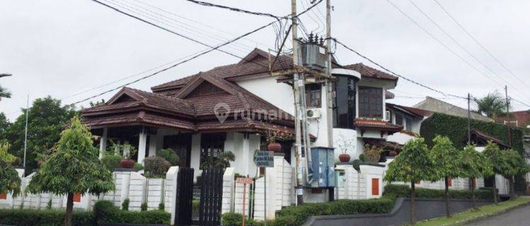 Rumah Sewa Besar Di Tengah Kota 1