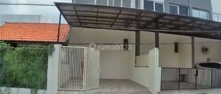 Rumah Dekat MERR  Rungkut Asri Surabaya 2Lantai Ready Tanpa DP 1