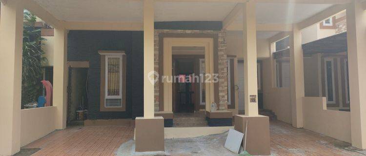 Rumah Rapi Dan Siap Huni Di Cluster Valencia Graha Raya 1