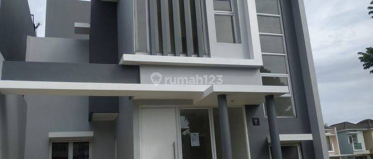 Rumah Bagus 2lt di Serenade Lake Gading Serpong  1