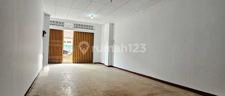 For Rent: Strategic Shop House in Petudungan, Near Mataram, Semarang 1