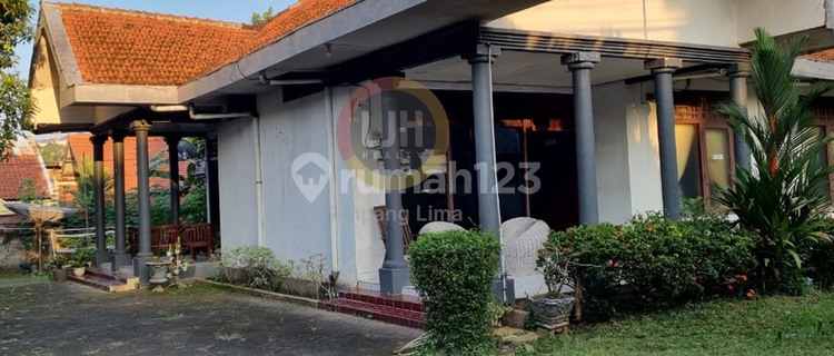 Dijual rumah istimewa di WR Supratman 1
