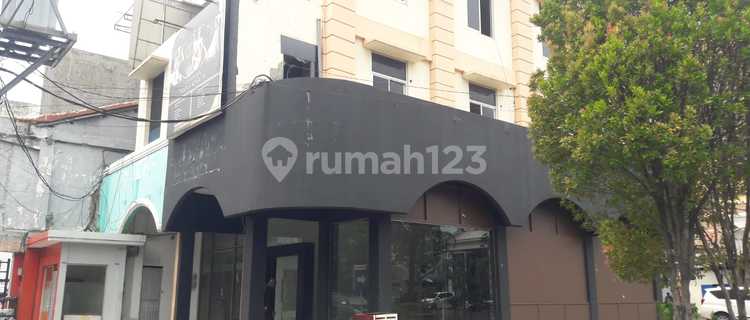 For Lease: Premium shop house in Kranggan, Semarang. 1