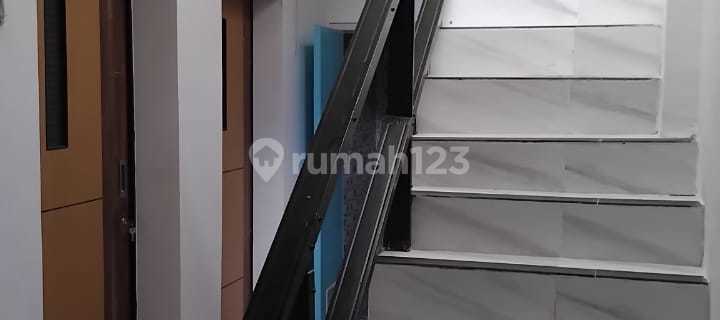 For sale active boarding house in Semarang near Loyola High School, suitable for investment. 1