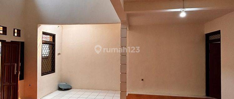 Turun Harga! Murah Dijual Rumah Usaha Lokasi Pinggir Jalan Tiga Raksa Tangerang 1