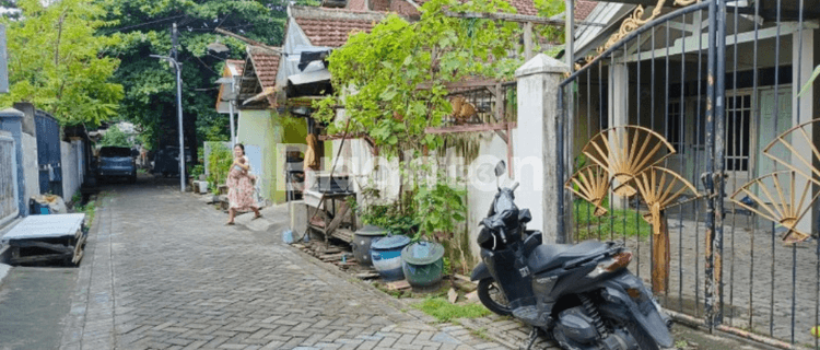 BENOWO SIAP HUNI RUMAH BUTUH RENOV SEDIKIT DEKAT PASAR, FOOD JUCTION 1