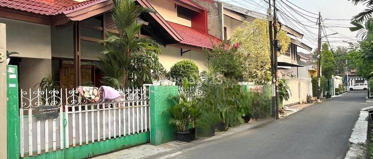 Rumah Asri Tanjung Duren Selatan Akses Jalan Lebar, Bebas Banjir 1