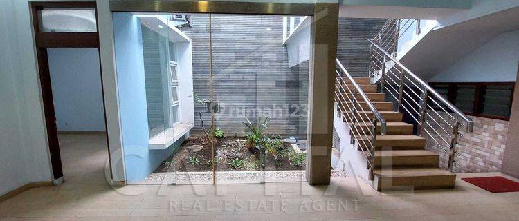 Rumah Exclusive 1,5 Lantai di Sayap Riau 1