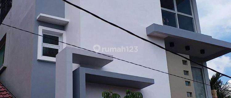 Rumah mewah siap huni dan beberapa bonus perabotannya di Purnama 1